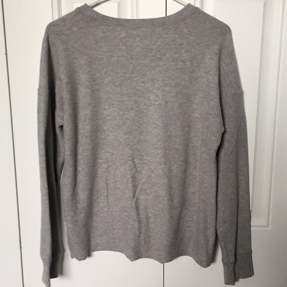Size medium super soft sweater! - Picture 2 of 4
